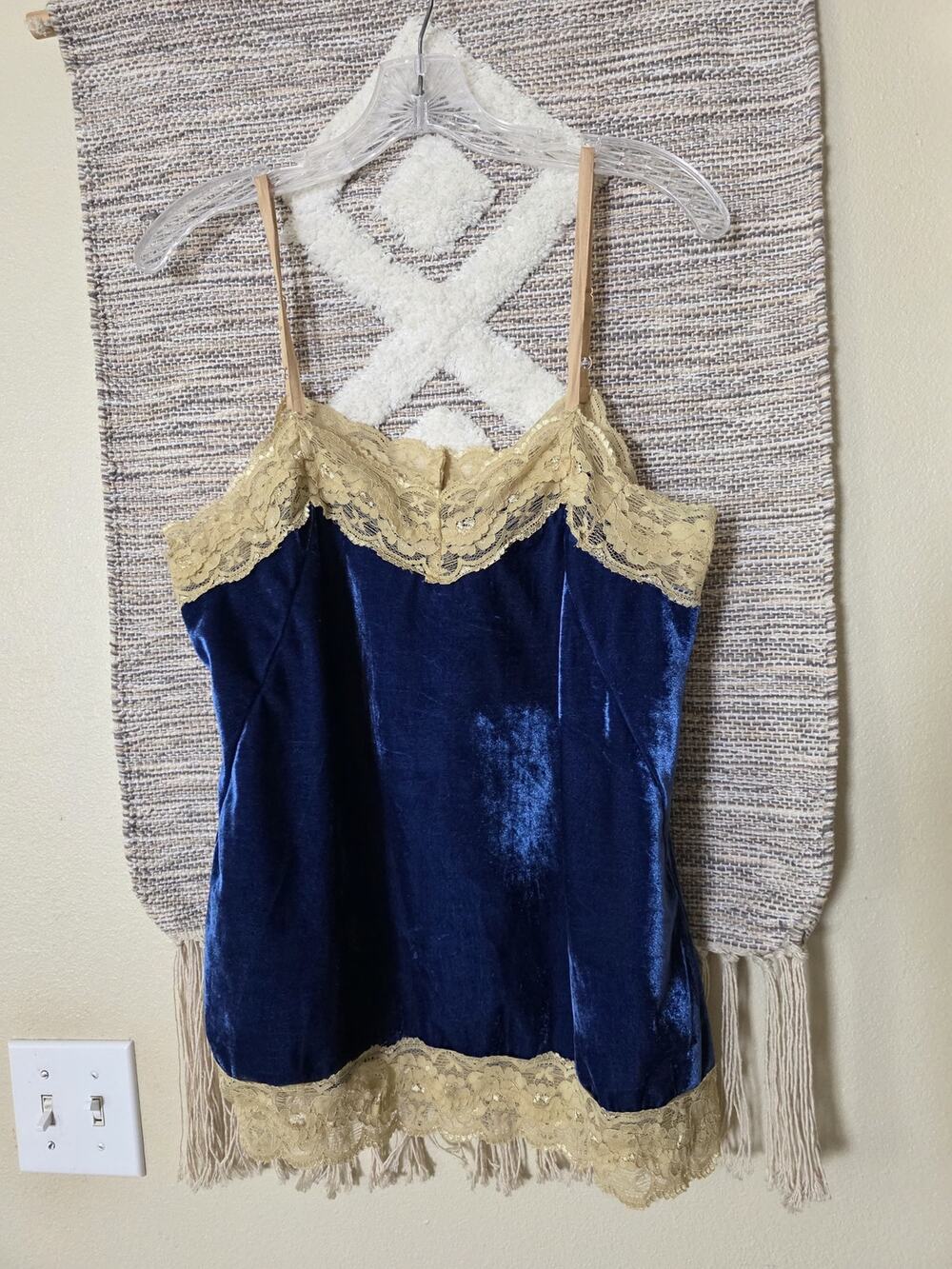 Aventura Blue Velvet Lace Trim Camisole Gold Lace Spaghetti Strap Women’s M
